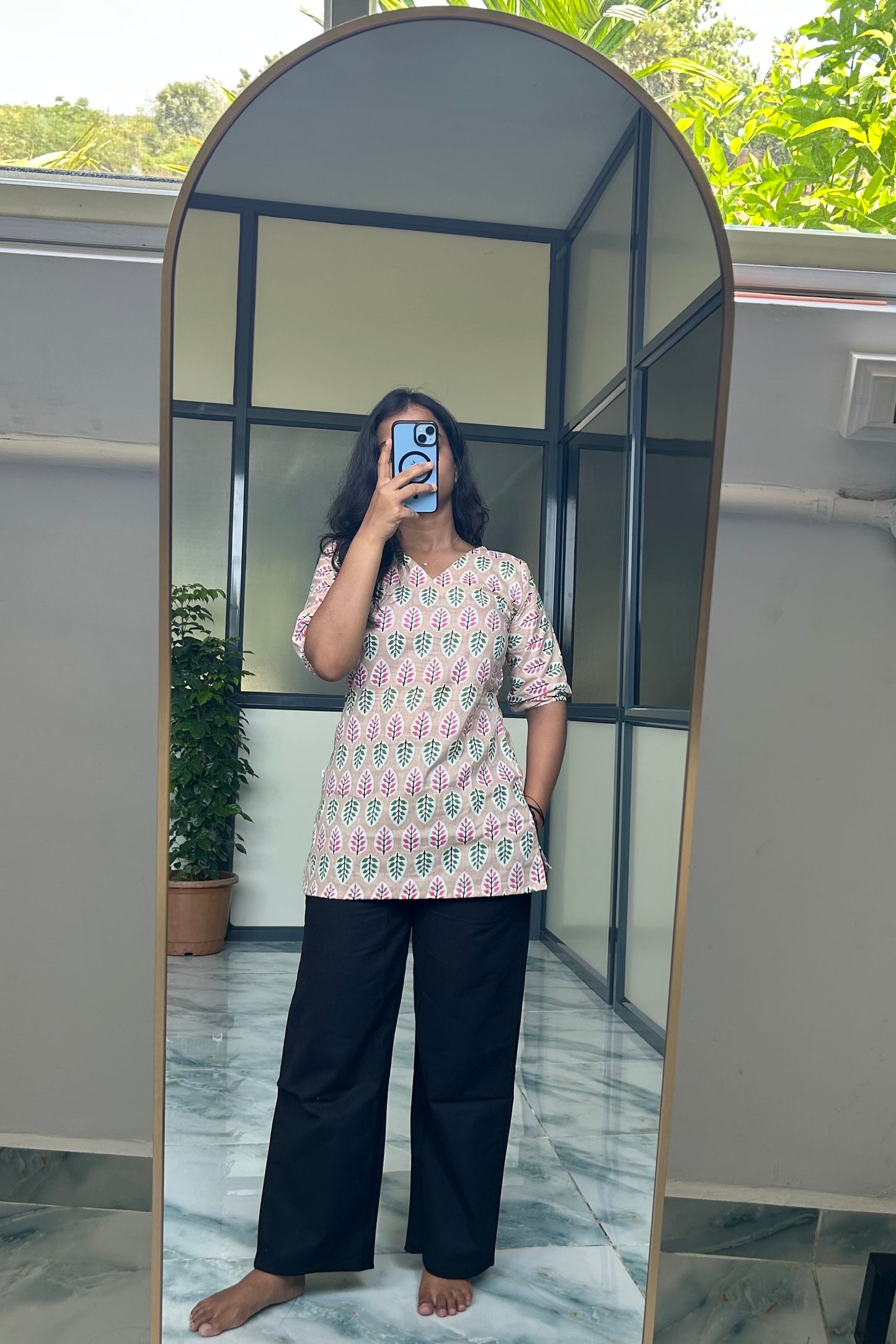 Meena - Sandal Short Top