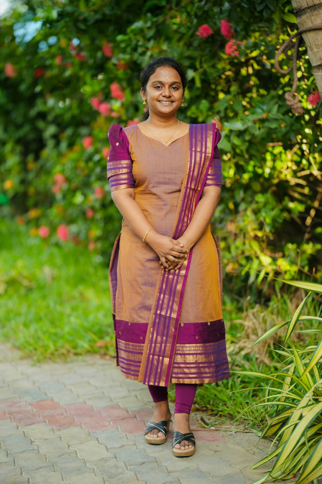 Kanimozhi - Kurta with Pleated Dupatta
