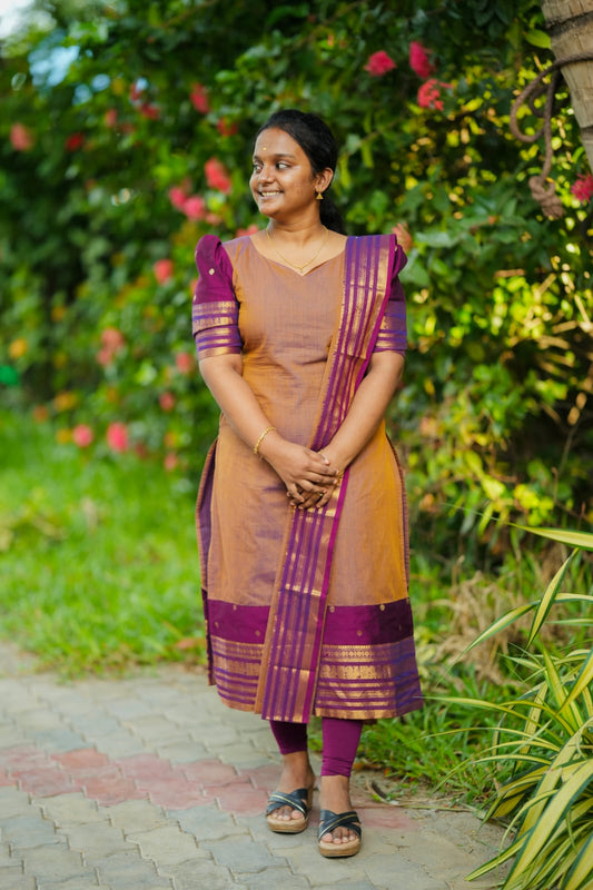 Kanimozhi - Kurta with Pleated Dupatta