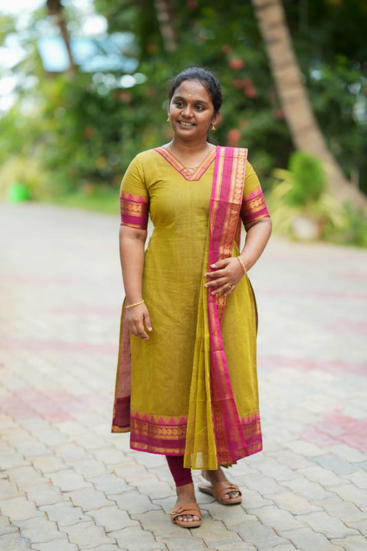 Ilavarasi - Kurta with Pleated Dupatta