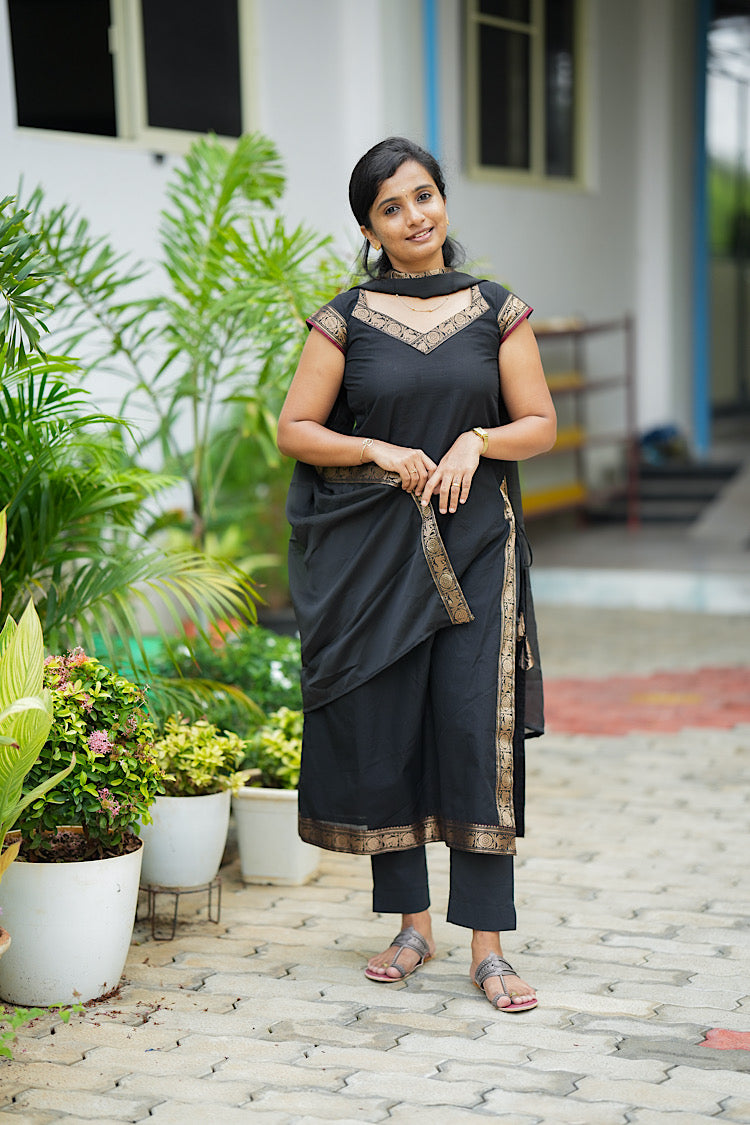 Full view of 3-piece black Chettinad cotton kurta set