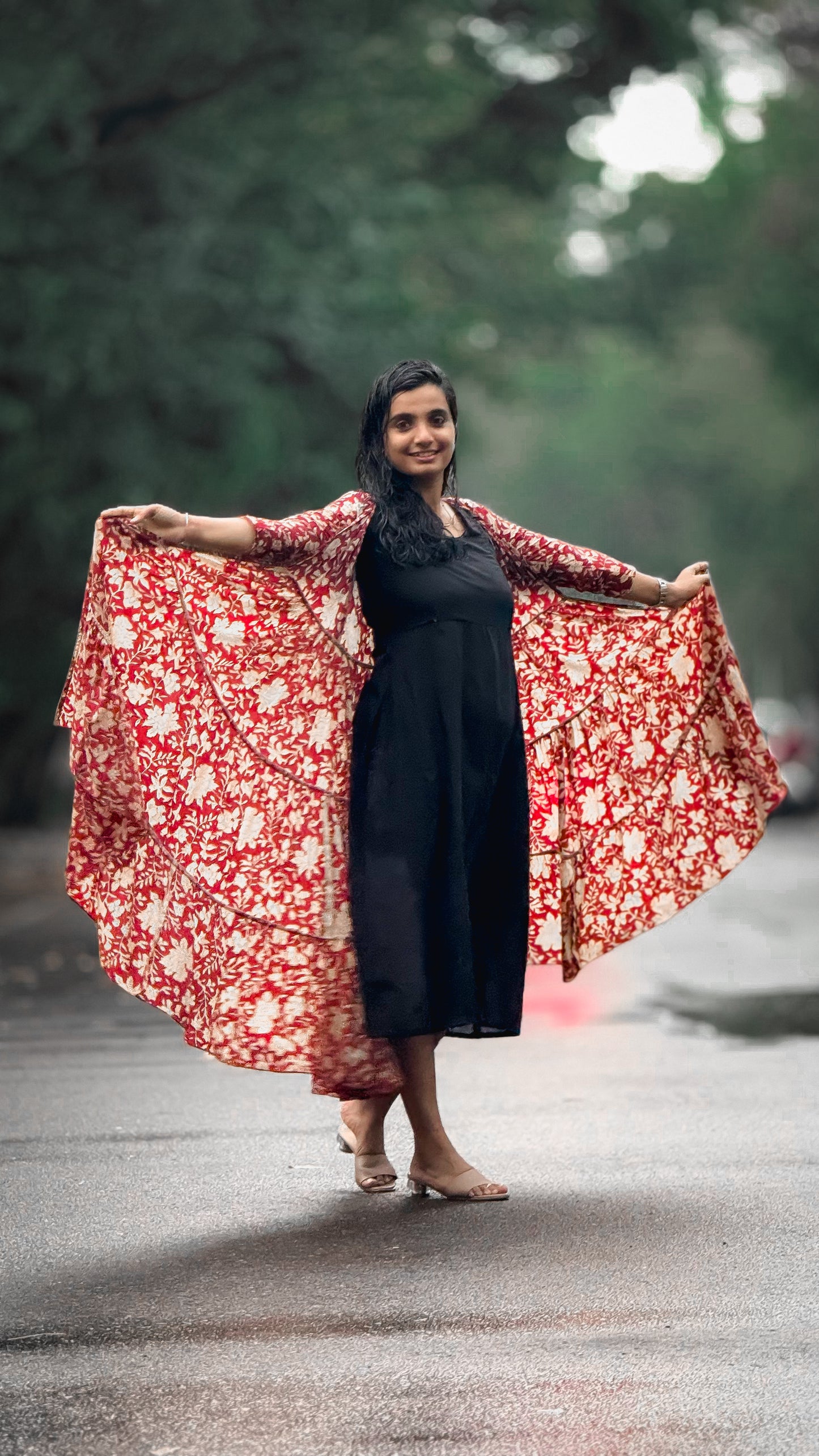 Madhi - Red Floral Multiwear Shrug Set