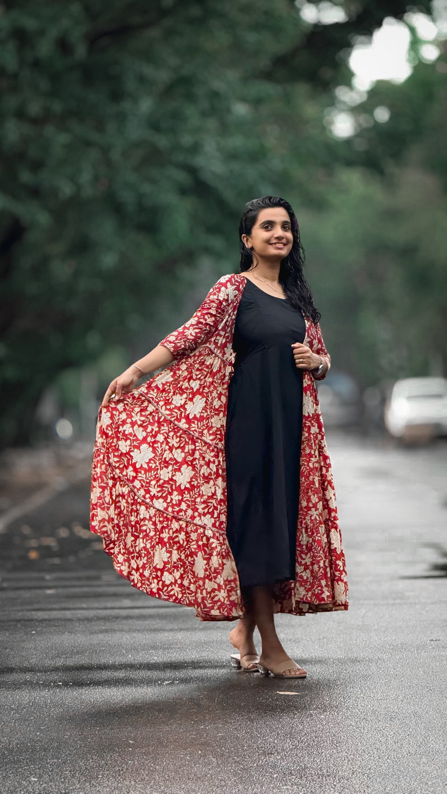 Madhi - Red Floral Multiwear Shrug Set