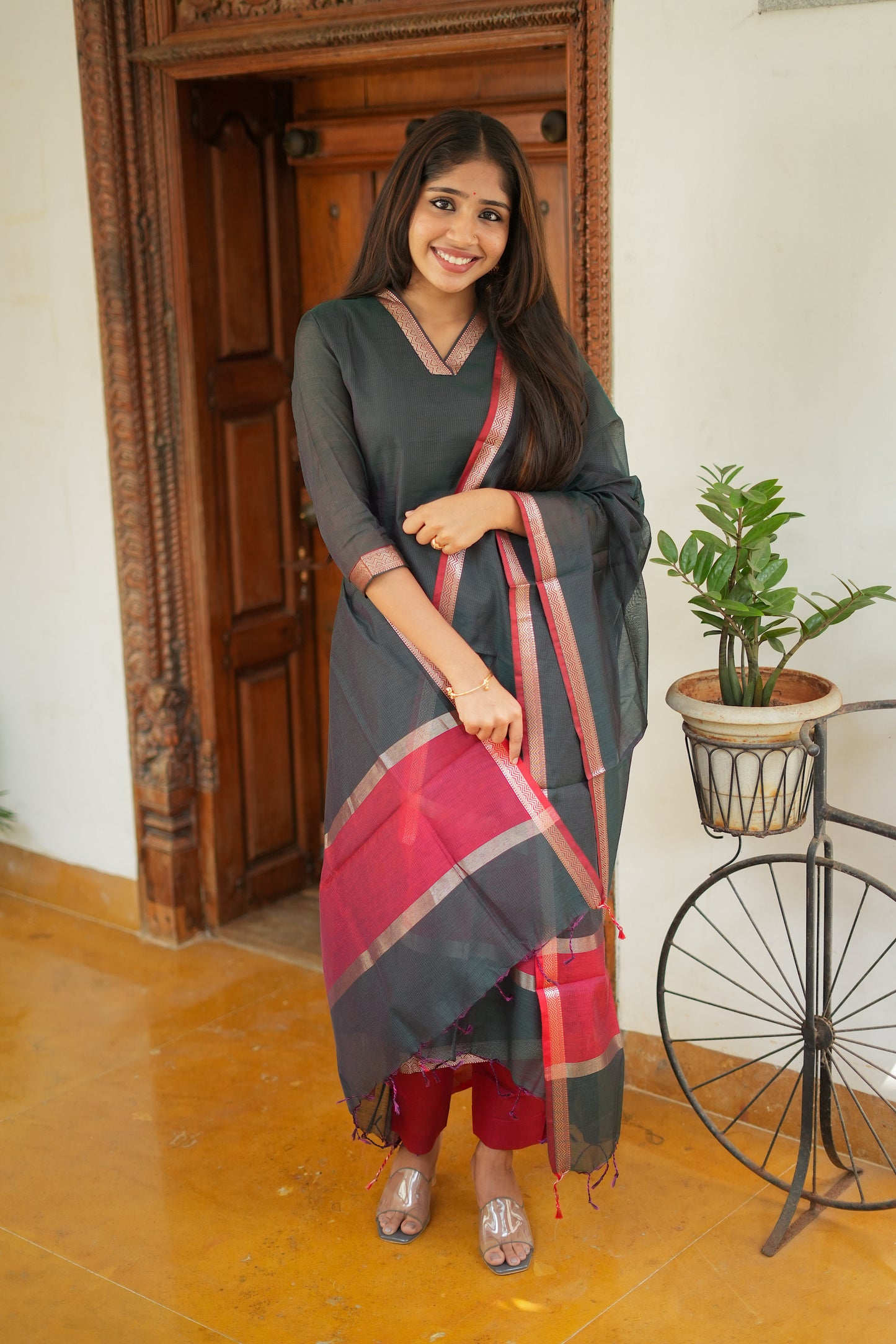 Mridula - Dark Green Maheshwari Silk 3 Pcs Set
