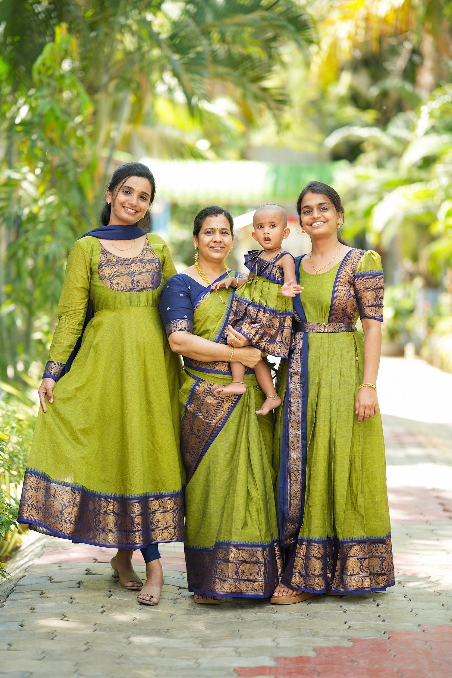 Vedhika Family Combo