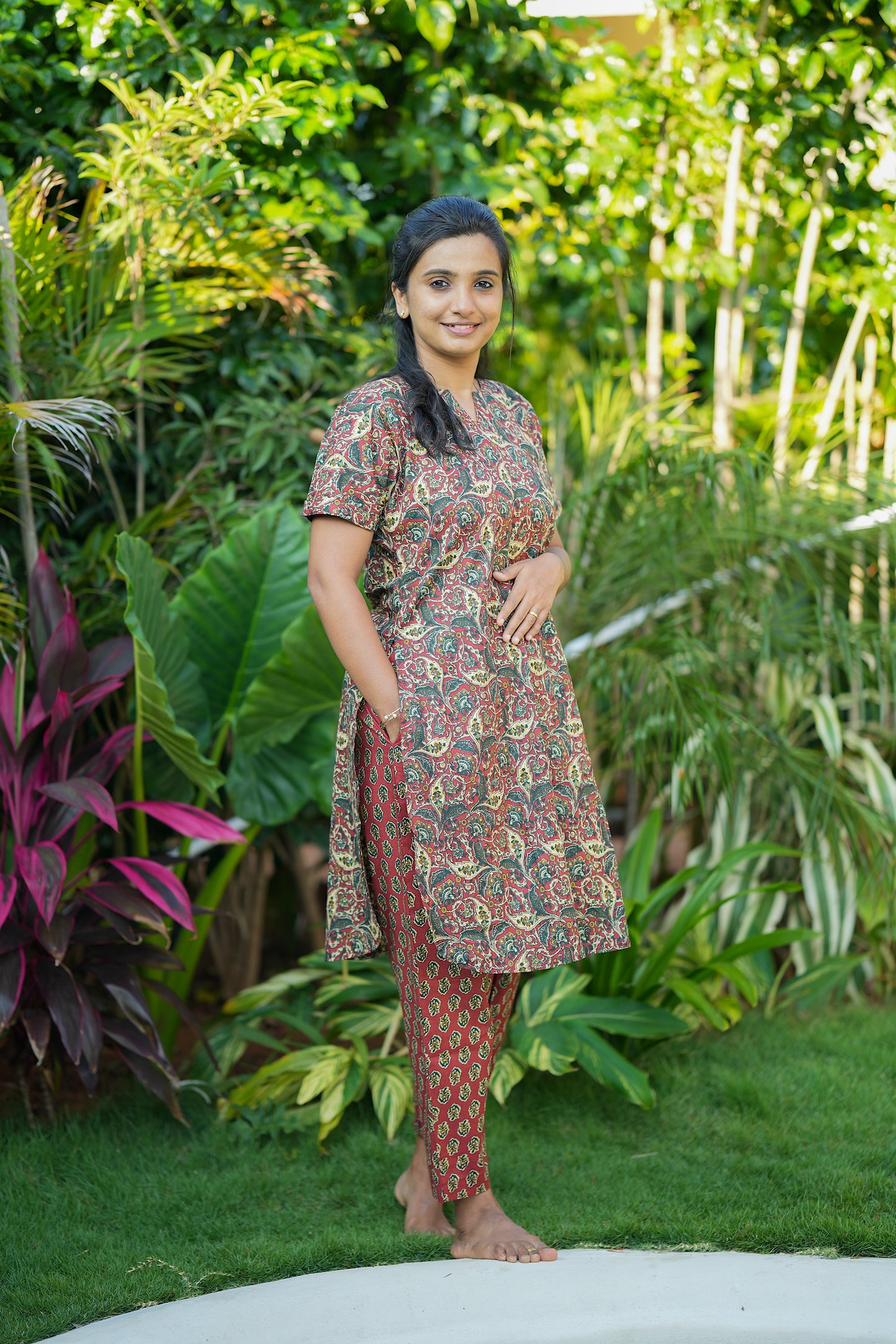 Side view of the cotton loungewear set showing the convenient side pocket on the printed tunic top.