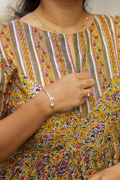 Detailed view of the hidden front zipper on the feeding nighty with zip