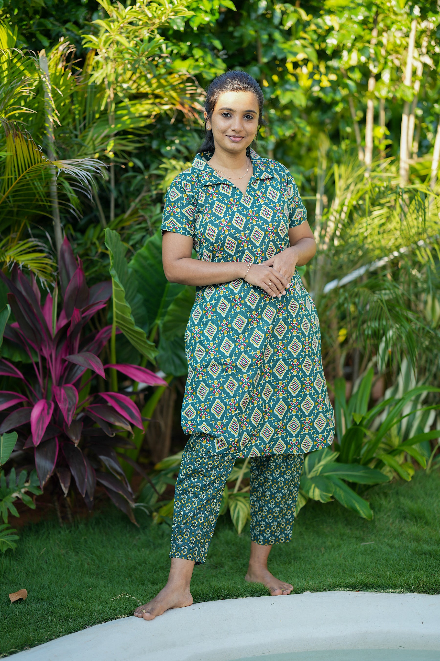 Full view of the Krithi teal printed cotton night suit