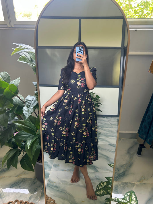 Kayal- Black Floral Midi Nighty