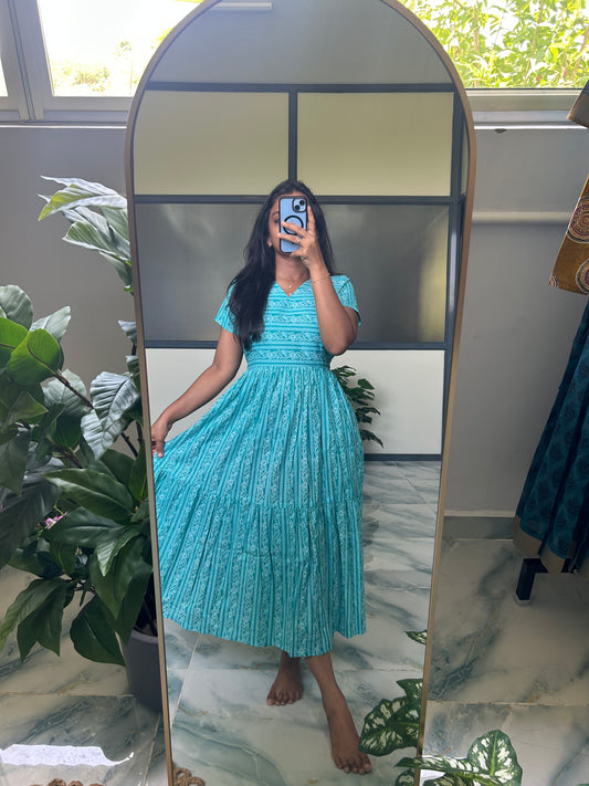 Kayal- Blue Floral Midi Nighty