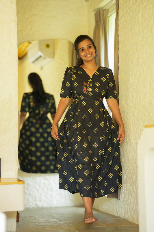 Varsha - Black Zipless Midi Nighty