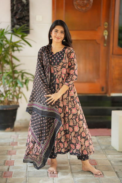 Aradhya - Black Floral Suit Set