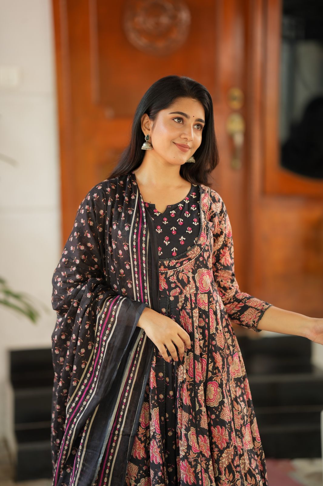 Aradhya - Black Floral Suit Set