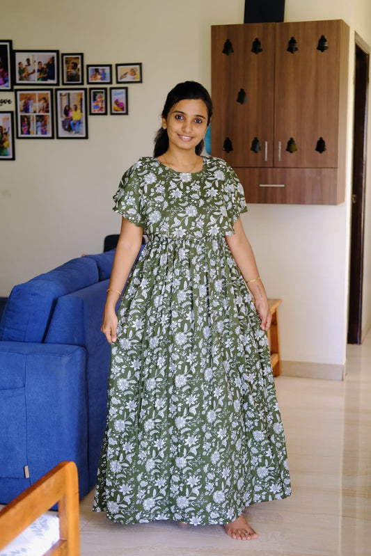 Ganga - Green Detachable Dupatta Maxi Nighty