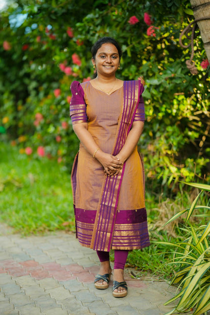 Kanimozhi - Kurta with Pleated Dupatta