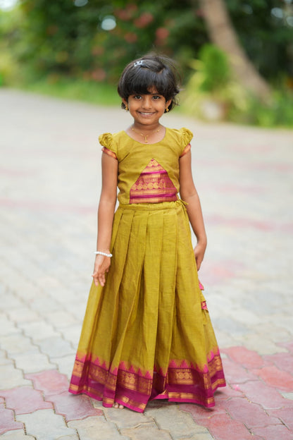Ilavarasi - Pattu Pavadai Set
