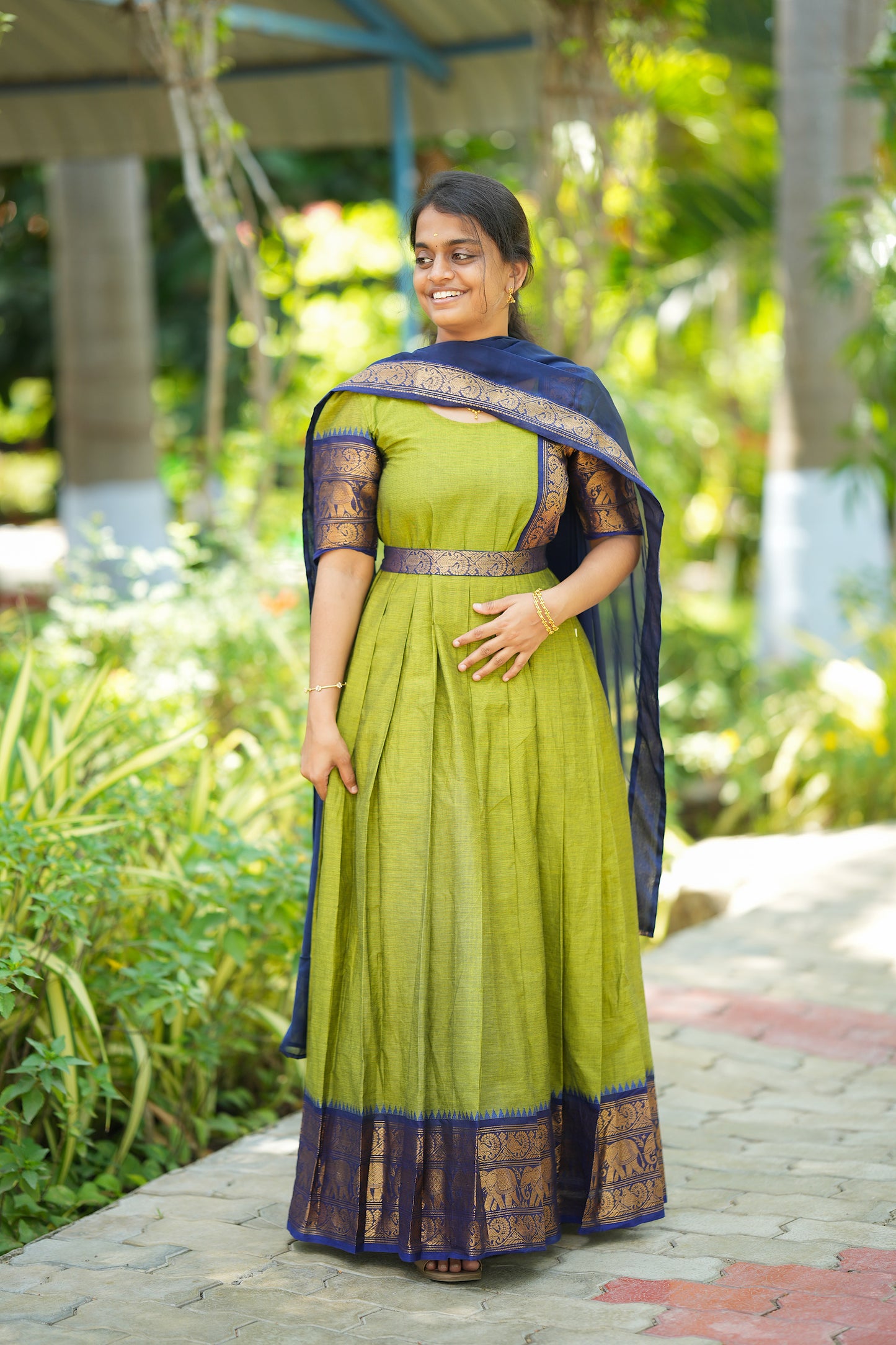 Vedhika - Green Cotton Multiwear Ethnic Set