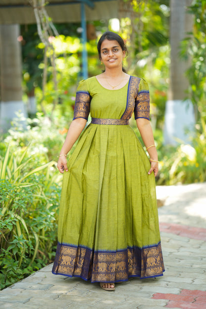 Vedhika - Green Cotton Multiwear Ethnic Set