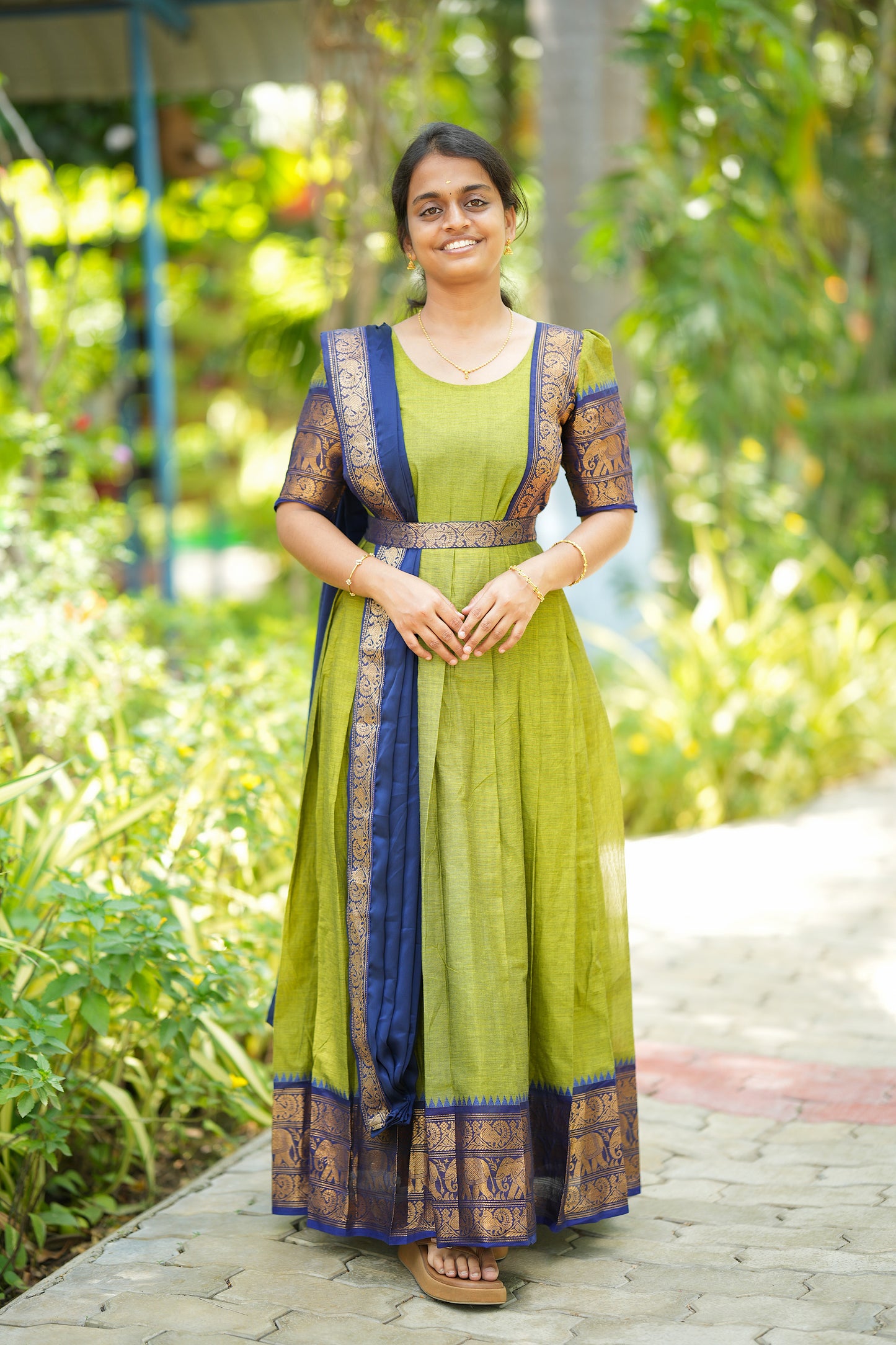 Vedhika - Green Cotton Multiwear Ethnic Set