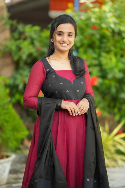 Full length view of cotton anarkali kurti set with dupatta