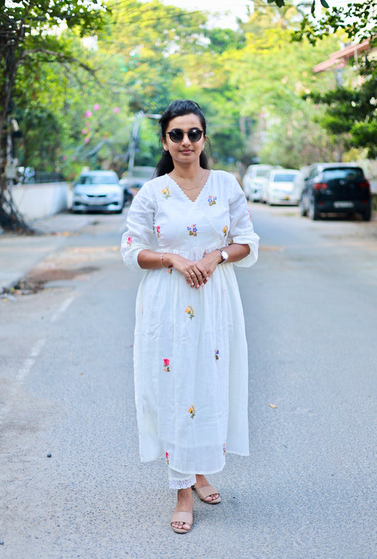 Sara - White Floral 2pcs Kurta Set
