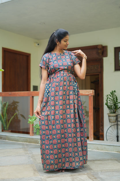 Soft cotton nighty with pockets in a traditional indigo and red block print design