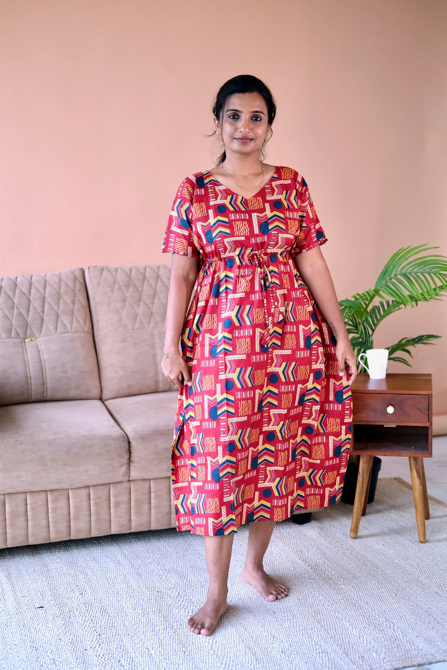 Midi nighty for women in red cotton with a comfortable V-neck and relaxed fit