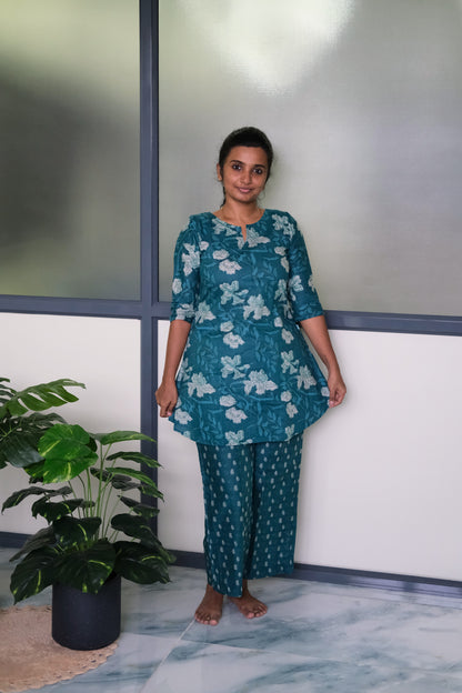 Comfortable fit of the Heera printed loungewear set in peacock blue cotton