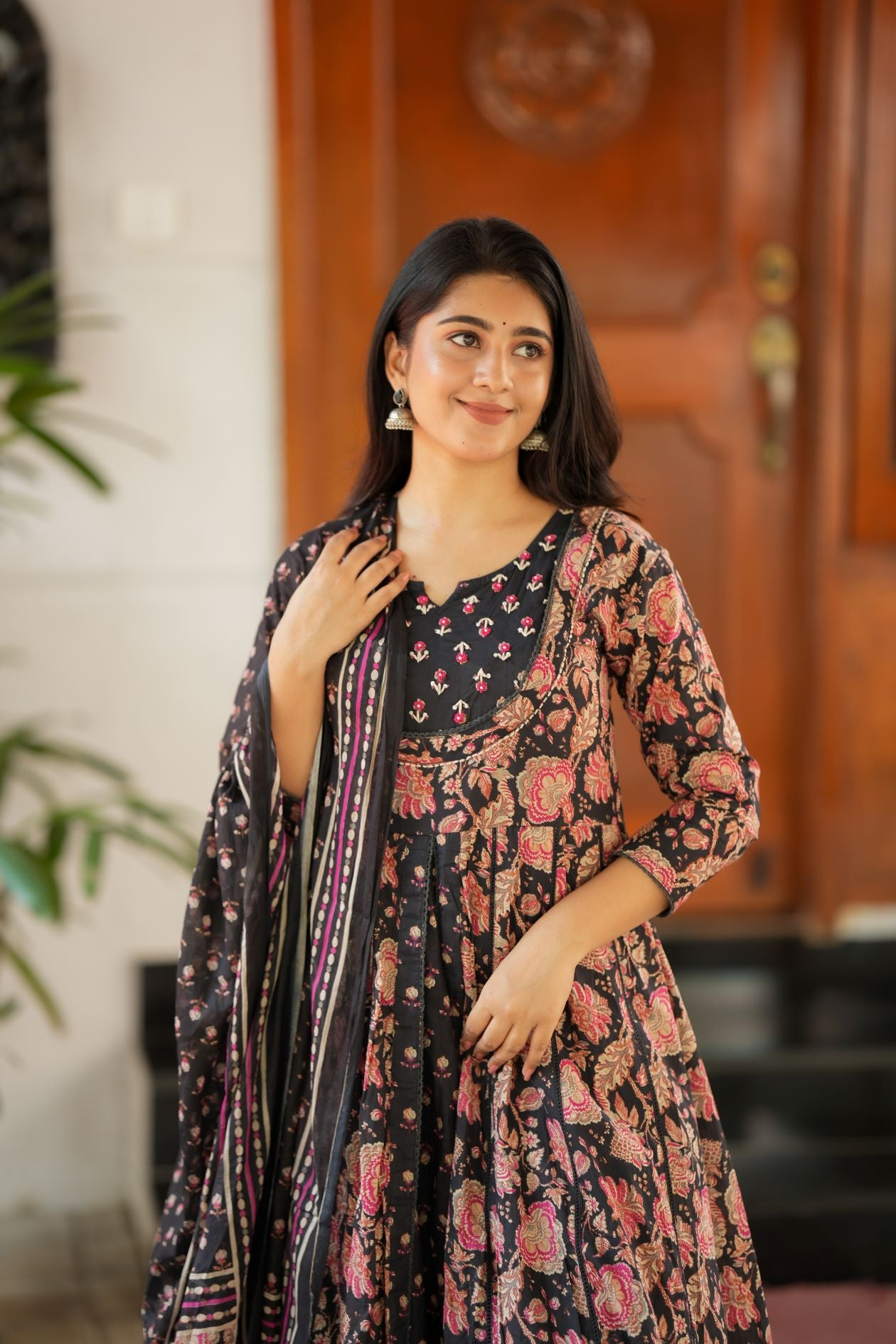 Aradhya - Black Floral Suit Set